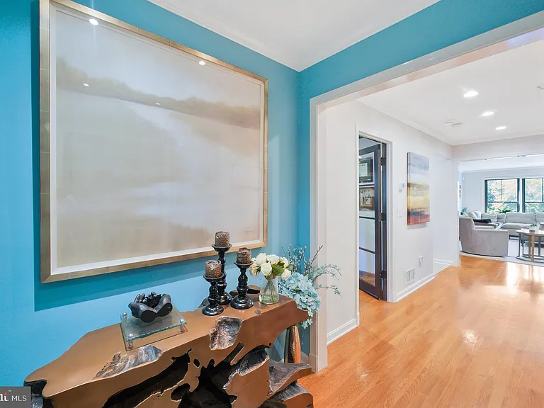 4732 Massachusetts Ave NW — Photo 3