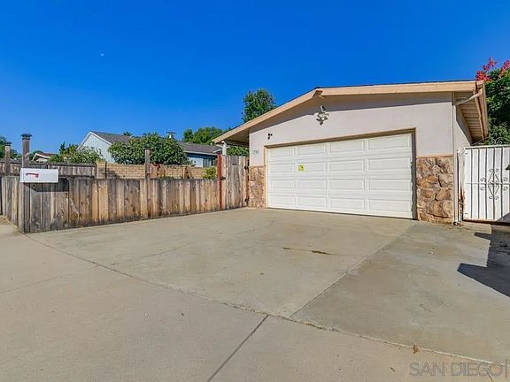 4th image of 708 Deland Ct