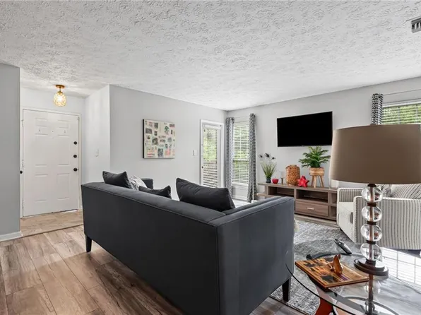 6816 Glenridge Dr APT B, Sandy Springs, GA 30328