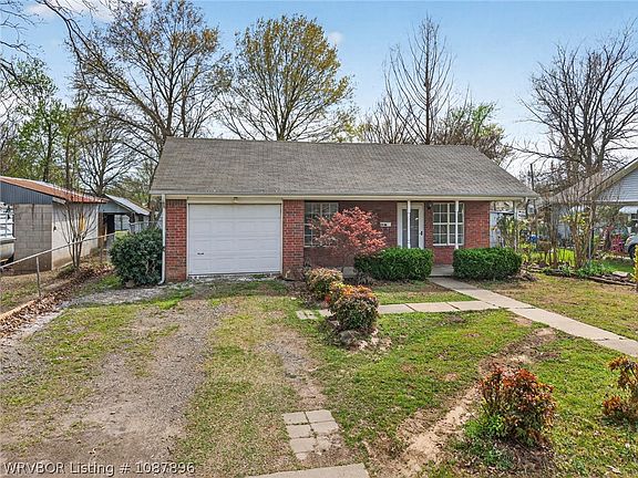 2nd image of 3114 Oak Grove St