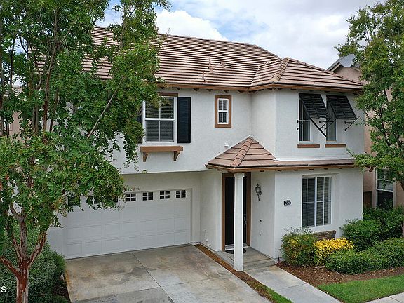 2nd image of 42125 Calabria Dr