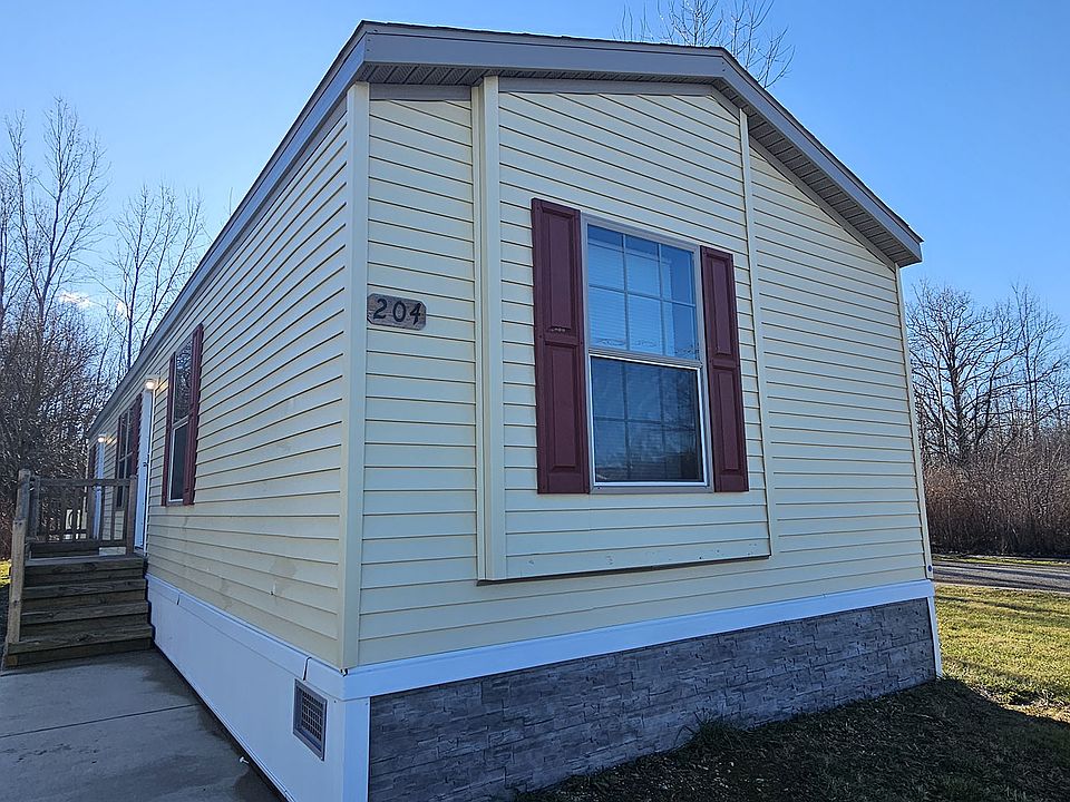 1st image of 204 Ashford Dr
