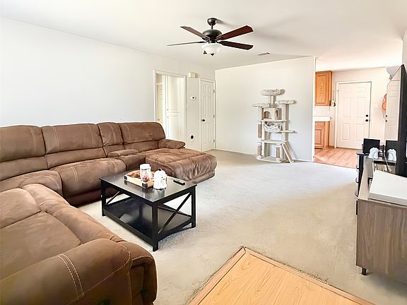 5th image of 121 Ridgecrest Dr