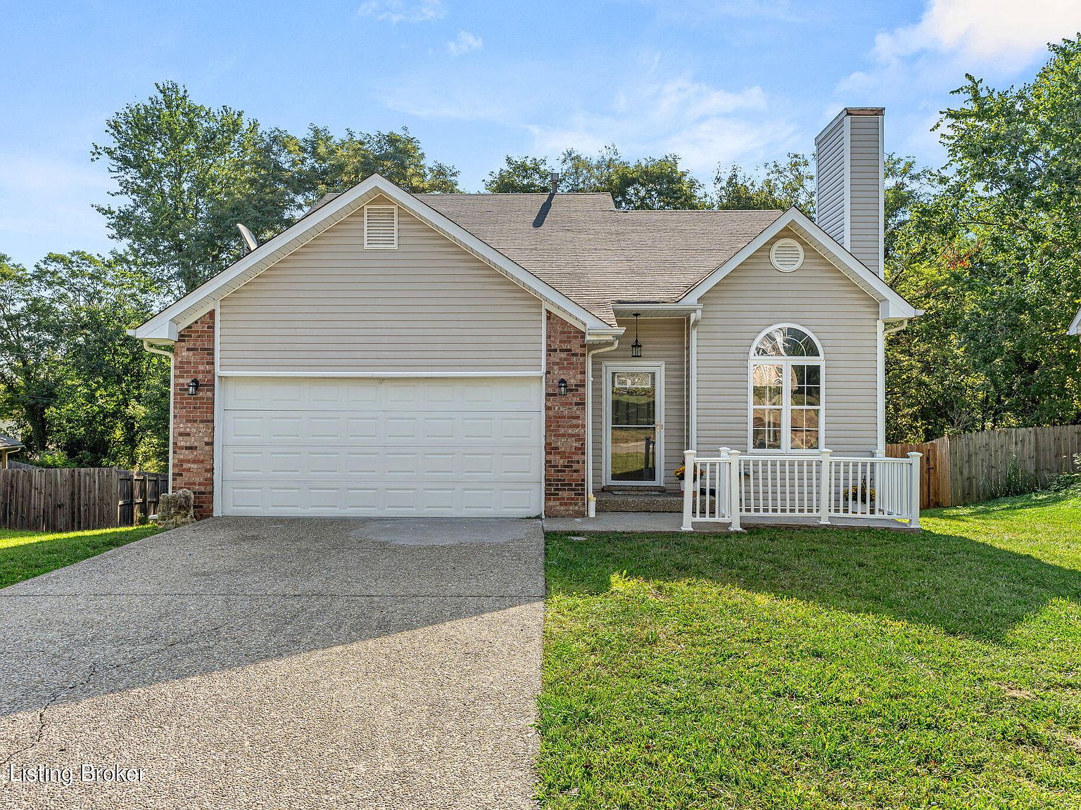 4709 Middlesex Dr, Worthington Hills, KY 40245 | Zillow