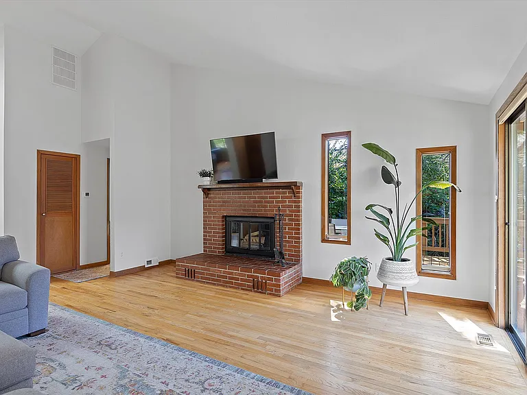 830 SW Dolores Dr — Photo 8