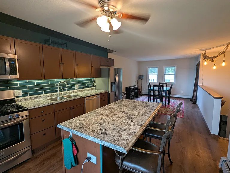 5226 Drummond Rd — Photo 3