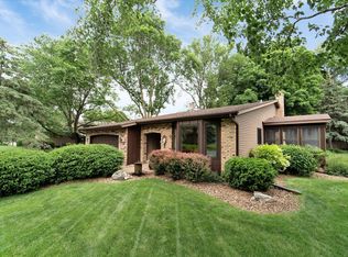 241 Lion Ln, Shoreview, MN 55126