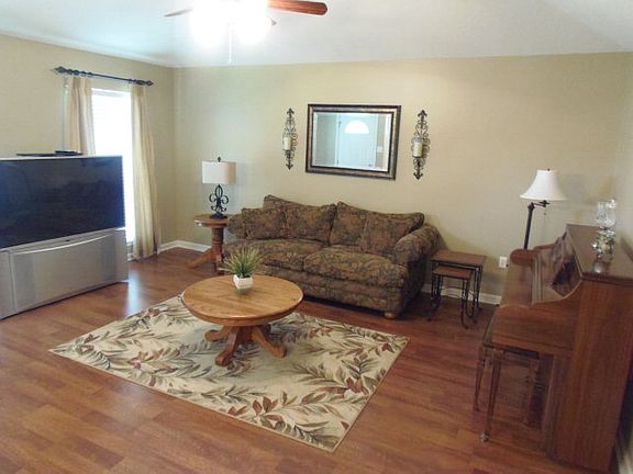 4th image of 306 Parkside Dr