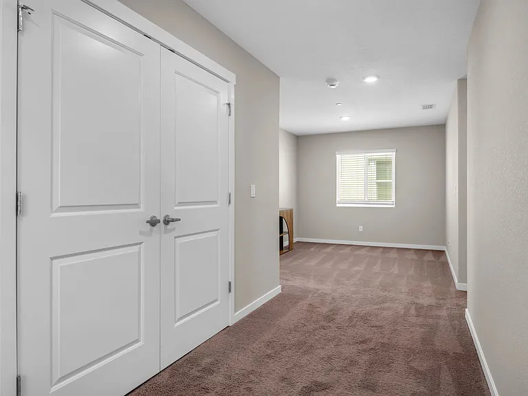 2213 Comstock Ln — Photo 21