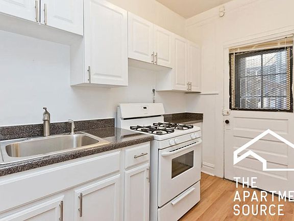 2nd image of 1335-37 W Touhy Ave #1N