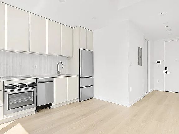 4th image of 150 Lawrence St #2405
