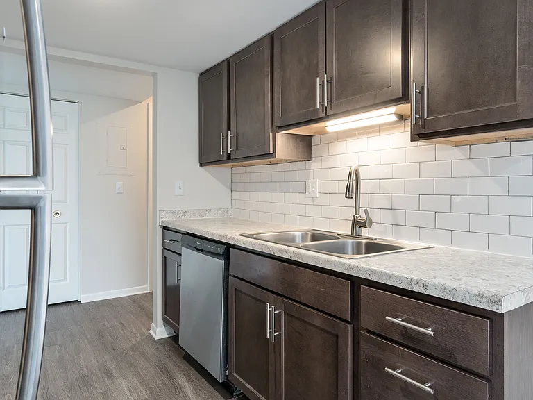 Briarlane Apartments — Photo 3