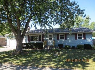 536 Mohawk Dr, Lowell, IN 46356