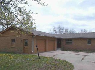 615 E Main St, Meriden, KS 66512