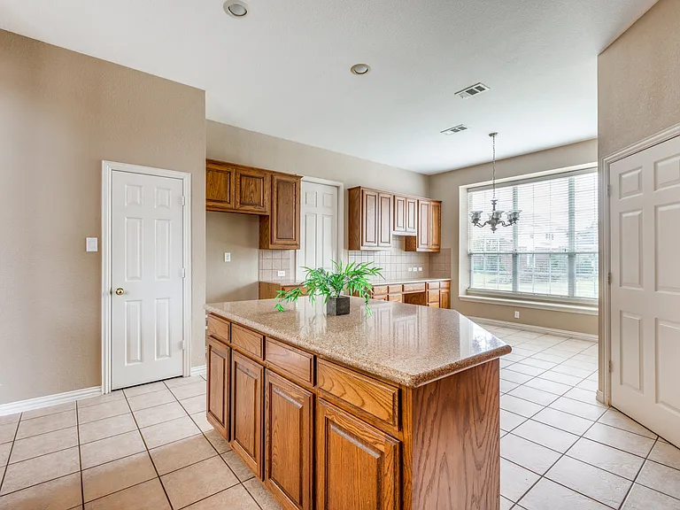 8701 Mandevilla Dr — Photo 13