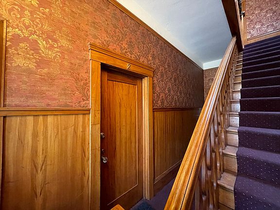2nd image of 243 Orange St APT 2