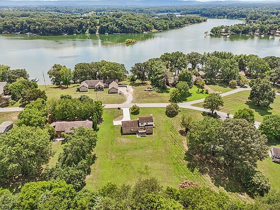 3rd image of 118 Hickory Hill Dr