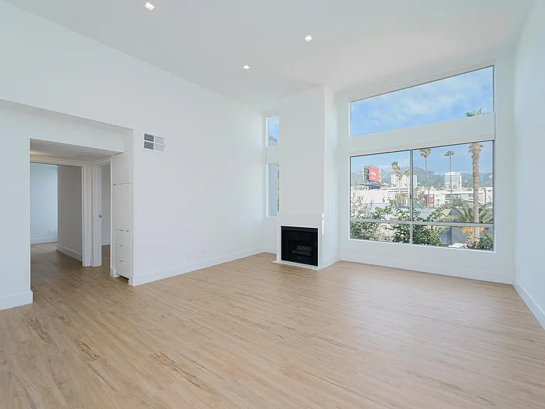 UrbanLux Hollywood Premium — Photo 22
