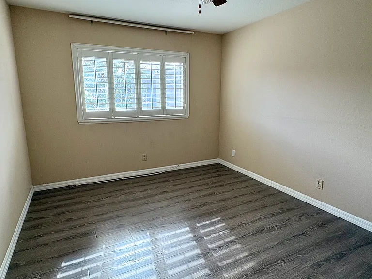 1745 N Pheasant St — Photo 10