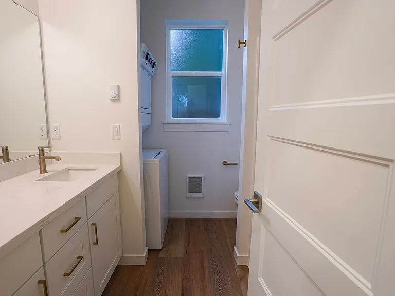 1331 Lenore Dr #B — Photo 7