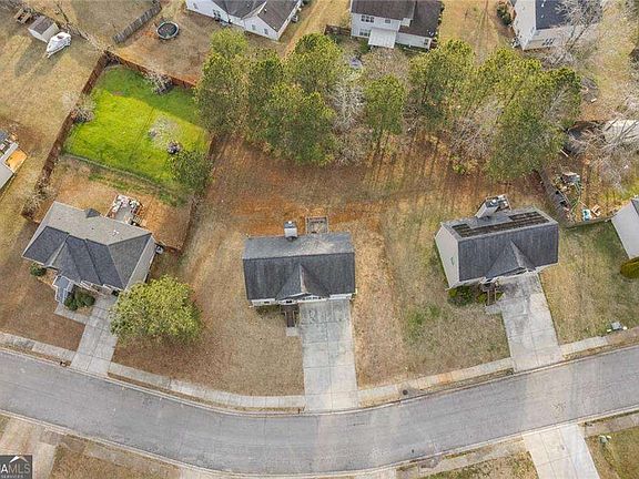 2nd image of 922 Center Bay Dr