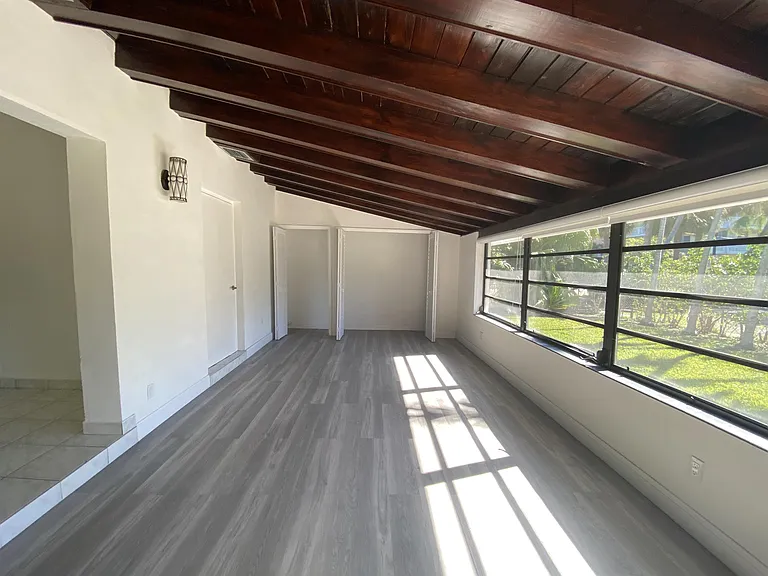 1101 Bay Dr — Photo 29