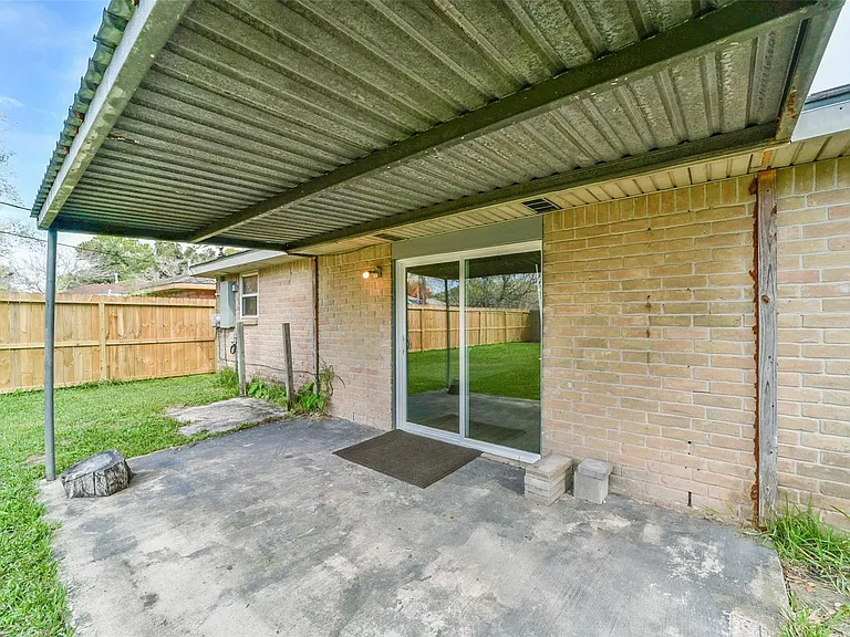 504 Avondale Ln — Photo 15