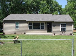 212 N Park Ave, Bonner Springs, KS 66012