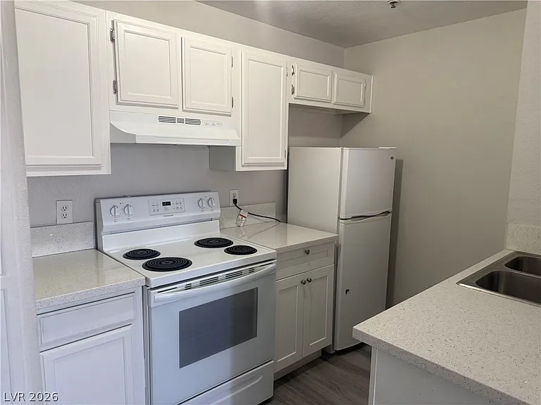 1381 E University Ave #312 — Photo 9