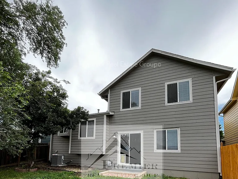 3466 Foxridge Dr — Photo 18