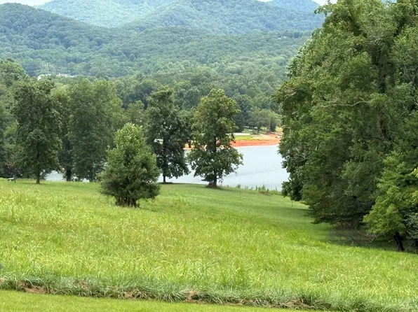 3 Viewpoint Ln, Blairsville, GA 30512