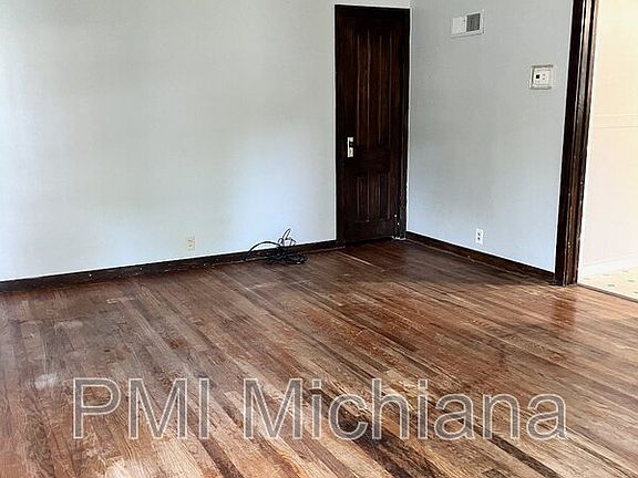 5th image of 1019 S Ironwood Dr #1