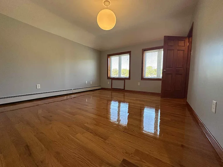 65-42 Metropolitan Ave #2 — Photo 4