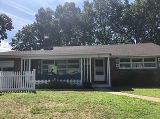 87 Woodlawn St, Chicopee, MA 01020