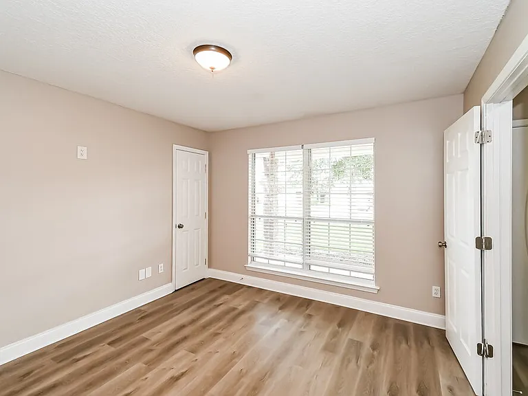 1936 Firefly Dr — Photo 7