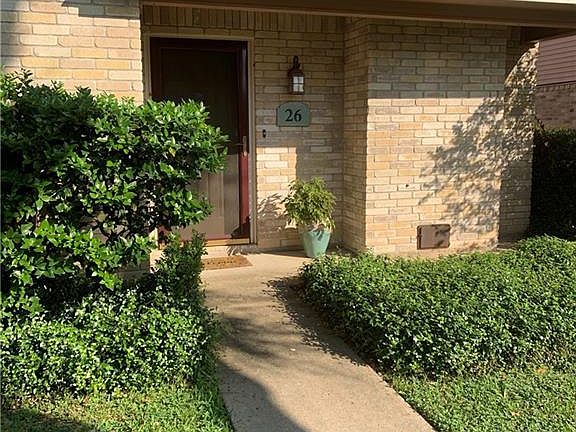 2nd image of 101 Maplewood Dr APT 26A