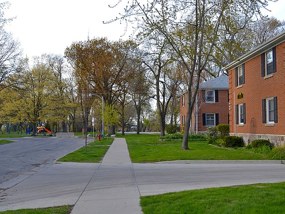 4th image of 3456 N Dousman St