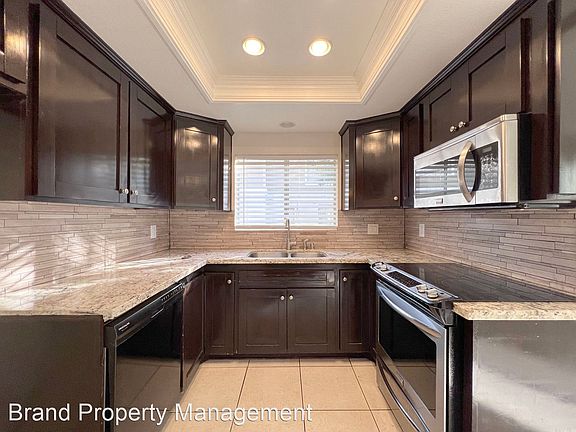 4th image of 56 Birchwood Ln