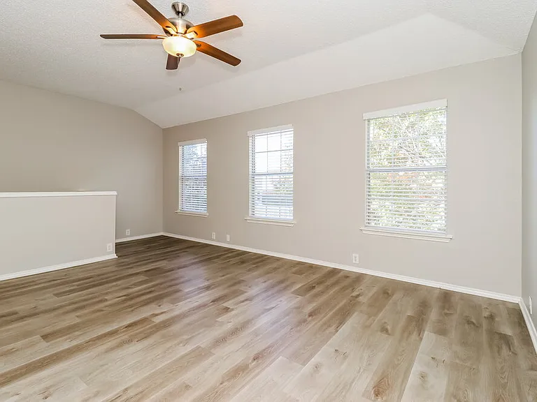8425 Vicksburg Ln — Photo 10
