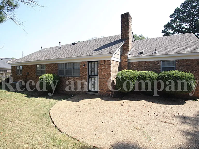 3235 Fox Chase Dr — Photo 25