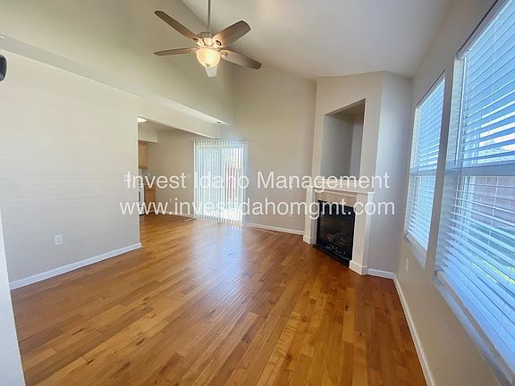 4th image of 3922 Idaho Ave #102
