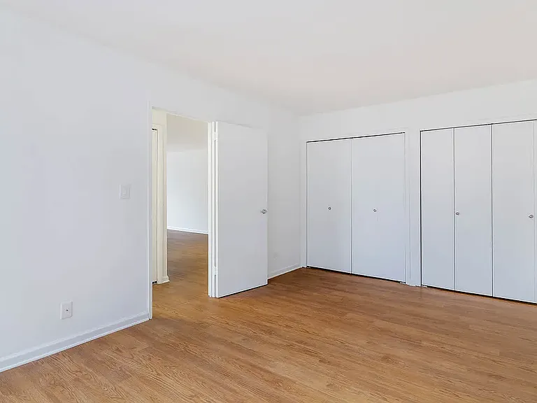 240 E 27th St #4N — Photo 29