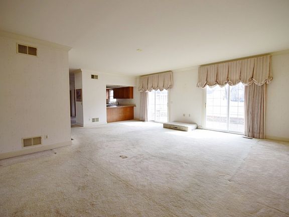 3rd image of 6901 Lincoln Ave