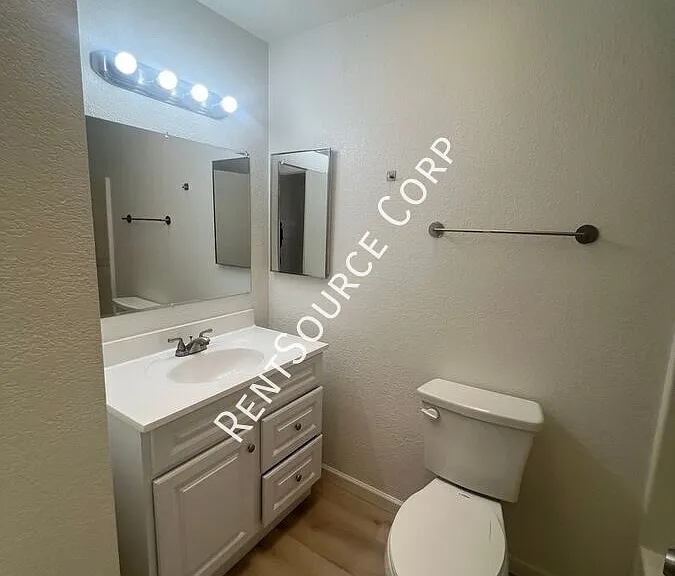 841 Chateau Way — Photo 11