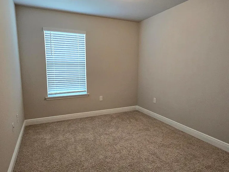 5837 Bay Pl — Photo 7