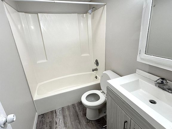 3rd image of 508 S 25th St #8