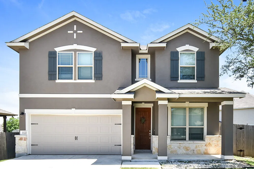 3 bed, 2.5 bath, 2189 sqft, $2,155 — Photo 1