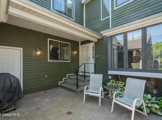 13 Saratoga Cir, Saratoga Springs, NY 12866