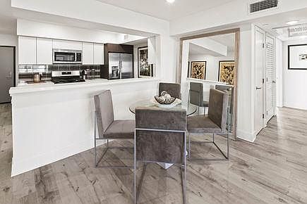 5th image of 10608 Santa Monica Blvd #202-1