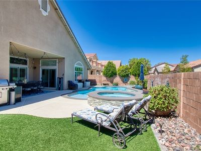 5820 Amber Station Ave, Las Vegas, NV, 89131